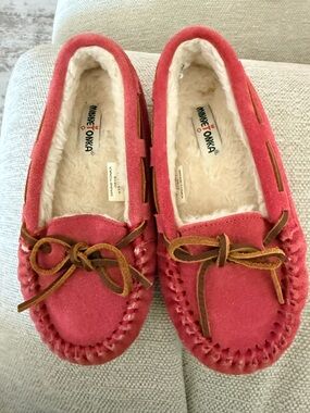 Minnetonka Kids pink Suede Fleece-Lined Moccasin Slippers girls size 13